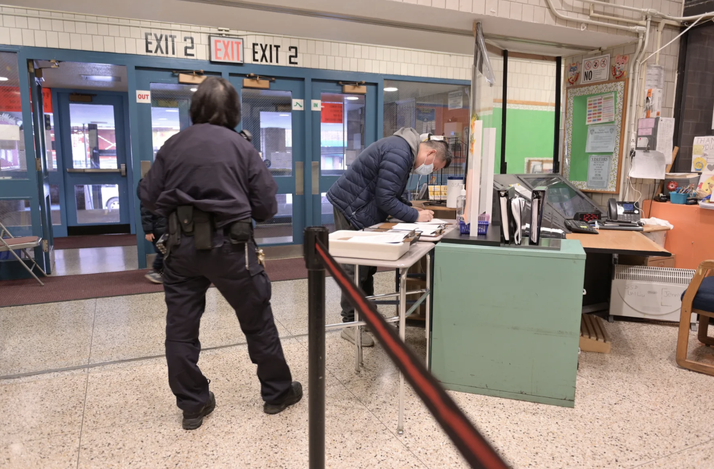 Massive school safety agent shortage looms in NYC as vaccine mandate set to take effect